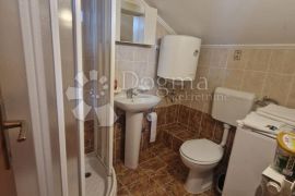 NJIVICE - APARTMAN U POTKROVLJU S TERASOM, Omišalj, Διαμέρισμα