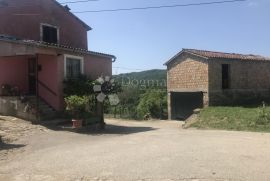 BUZET OKOLICA SELO SA 4 KUĆE, Buzet, House