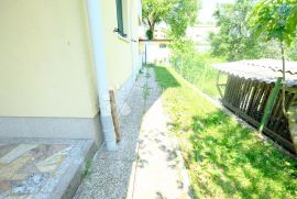 Apartman s okućnicom blizu mora, Dobrinj, Apartamento