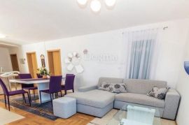 Apartman s okućnicom blizu mora, Dobrinj, Kвартира