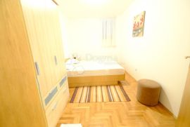 Apartman s okućnicom blizu mora, Dobrinj, Kвартира