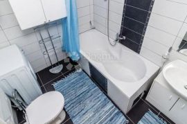 Apartman s okućnicom blizu mora, Dobrinj, Daire