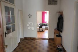 Kuća katnica za prodaju,180 m²,plac 6 670 m²,Darda, Darda, Casa