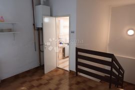 Kuća katnica za prodaju,180 m²,plac 6 670 m²,Darda, Darda, Casa