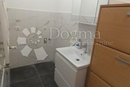 PRILIKA! Novogradnja Zaprešić 2000€/m2 (garaža,vrt,parking), Zaprešić, شقة