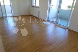 PRILIKA! Novogradnja Zaprešić 2000€/m2 (garaža,vrt,parking), Zaprešić, شقة