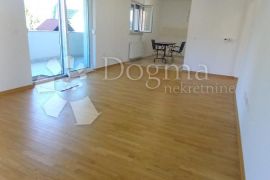 PRILIKA! Novogradnja Zaprešić 2000€/m2 (garaža,vrt,parking), Zaprešić, شقة