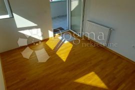 PRILIKA! Novogradnja Zaprešić 2000€/m2 (garaža,vrt,parking), Zaprešić, شقة