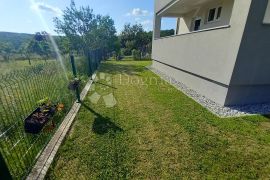 PRILIKA! Novogradnja Zaprešić 2000€/m2 (garaža,vrt,parking), Zaprešić, شقة