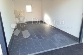 PRILIKA! Novogradnja Zaprešić 2000€/m2 (garaža,vrt,parking), Zaprešić, شقة