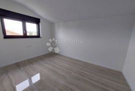 MALINSKA, PENTHAUS 500 M OD MORA, Malinska-Dubašnica, Appartement