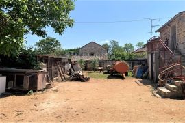 SOŠIĆI - autohtona kamena kuća s velikom okućnicom, Kanfanar, Casa