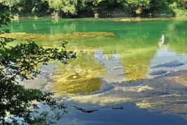 KUĆA ZA ODMOR U BLIZINI UNE, Dvor, Famiglia