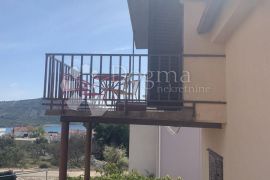 PRIMOSTEN-APARTMANSKA KUĆA S POGLEDOM, Primošten, Σπίτι