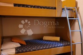 PRIMOSTEN-APARTMANSKA KUĆA S POGLEDOM, Primošten, Σπίτι