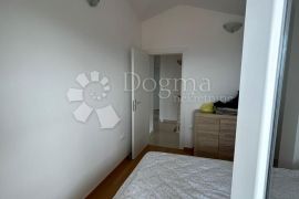 Dvoetažni apartman u mirnom okružju, Malinska-Dubašnica, Kвартира