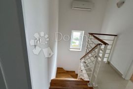 Dvoetažni apartman u mirnom okružju, Malinska-Dubašnica, Kвартира