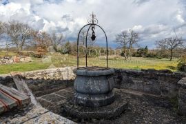 Kamena kuća za adaptaciju, Vodnjan, Casa