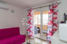 VODICE, blizu mora 5 apartmana spremni za turističko iznajmljivanje, Vodice, Stan