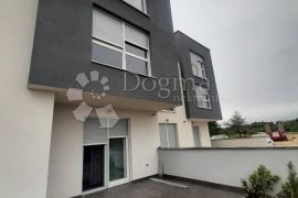 Prekrasan dvoetažni stan u Vrsima, Vrsi, Appartement