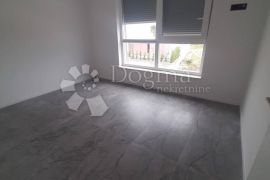 Prekrasan dvoetažni stan u Vrsima, Vrsi, Apartamento