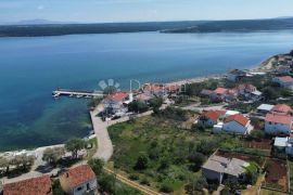 RASLINA (ŠIBENIK)-GRAĐEVINSKO ZEMLJIŠTE PRVI RED, Šibenik - Okolica, Arazi