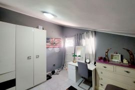 2 APARTMANA SA POGLEDOM NA MORE, 200 METARA OD MORA, Malinska-Dubašnica, Διαμέρισμα