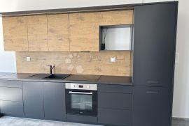 PRILIKA!! Novogradnja 82m2 sa bazenom, Novi Vinodolski, Appartamento