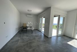 PRILIKA!! Novogradnja 82m2 sa bazenom, Novi Vinodolski, Wohnung