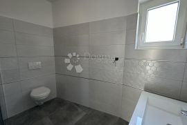 PRILIKA!! Novogradnja 82m2 sa bazenom, Novi Vinodolski, Appartamento