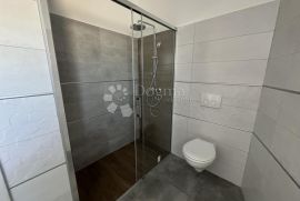 PRILIKA!! Novogradnja 82m2 sa bazenom, Novi Vinodolski, Appartamento