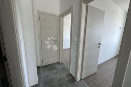 PRILIKA!! Novogradnja 82m2 sa bazenom, Novi Vinodolski, Appartment