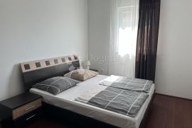 PRILIKA!! Apartman Smokvica 96m2 40m od mora, Novi Vinodolski, Apartamento