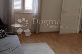 Turnić, stan za najam 2S+Db, Rijeka, Apartamento