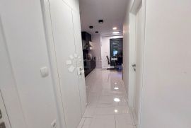 EKSLUZIVAN APARTMAN U PRIZEMLJU SA BAZENOM, 70M OD MORA, Omišalj, Stan