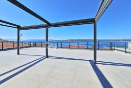 CRIKVENICA ,PENTHOUSE 3S+DB,VELIKA GARAŽA, Crikvenica, Apartamento