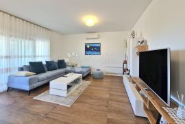 CRIKVENICA ,PENTHOUSE 3S+DB,VELIKA GARAŽA, Crikvenica, Apartamento