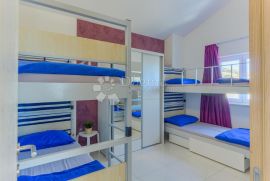 TROGIR-SEGET DONJI MINI HOTEL S MOGUĆNOSTI GRADNJE JOŠ JEDNOG SLIČNOG OBJEKTA !!!, Seget, العقارات التجارية