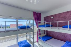 TROGIR-SEGET DONJI MINI HOTEL S MOGUĆNOSTI GRADNJE JOŠ JEDNOG SLIČNOG OBJEKTA !!!, Seget, العقارات التجارية