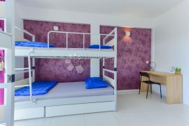 TROGIR-SEGET DONJI MINI HOTEL S MOGUĆNOSTI GRADNJE JOŠ JEDNOG SLIČNOG OBJEKTA !!!, Seget, العقارات التجارية