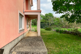 VELIKA KUĆA 647 m2 (prizemlje + kat + mansarda), Labin, House