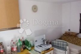 Vikend kuća nadomak Vrbovca, Vrbovec, Casa