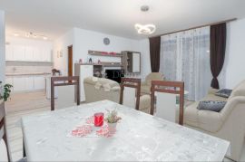 Istra - kuća s 5 apartmana u blizini Poreča, Poreč, Famiglia