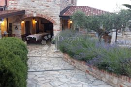 Boutique hotel s bazenom i restoranom na odličnoj poziciji, Umag, Ticari emlak