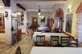 Boutique hotel s bazenom i restoranom na odličnoj poziciji, Umag, Ticari emlak