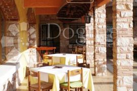 Boutique hotel s bazenom i restoranom na odličnoj poziciji, Umag, Ticari emlak