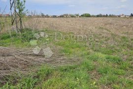 Veliko poljoprivredno zemljište, Gornji Kneginec, Zemljište