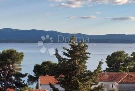 BOL - APARTMANSKA KUĆA 200m OD MORA, Bol, Ev