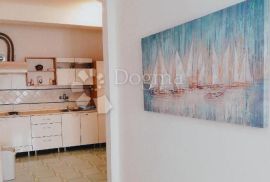 Kantrida, prizemlje etaža sa dva namještena apartmana, Rijeka, Appartamento