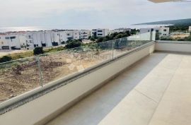 Novi stan u urbanoj vili uz plažu!, Novalja, Appartement